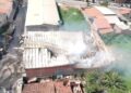 Veja imagens aéreas feitas na manhã deste domingo (8) do galpão da Nutrial após incêndio em Aracati