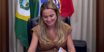 Prefeita Roberta envia para a Câmara projeto que equipara o vencimento ao piso do magistério para diretores, coordenadores e secretários escolares