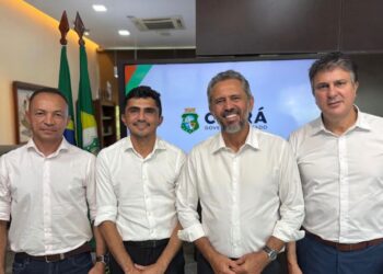 Ao lado do Ministro Camilo Santana, Governador Elmano autoriza escola em tempo integral em Icapuí