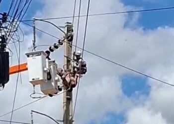 Aracati: Funcionário da Enel sofre descarga elétrica em poste no Pedregal