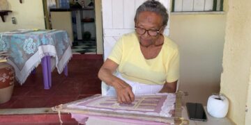 Feira “Rendas do Mar” reúne rendeiras e labirinteiras em Canoa Quebrada de 3 a 5 de abril