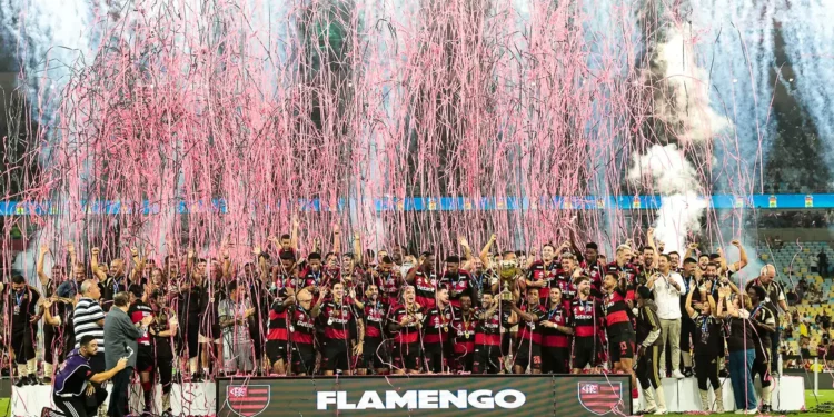 Flamengo vence Fluminense nos pênatis e fatura tricampeonato carioca