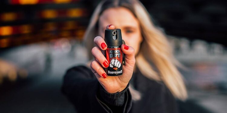 Projeto que autoriza spray de pimenta para autodefesa de mulheres é aprovado na Câmara