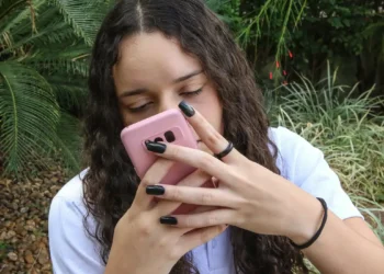 Guia orienta sobre como abordar violência de gênero nas redes sociais