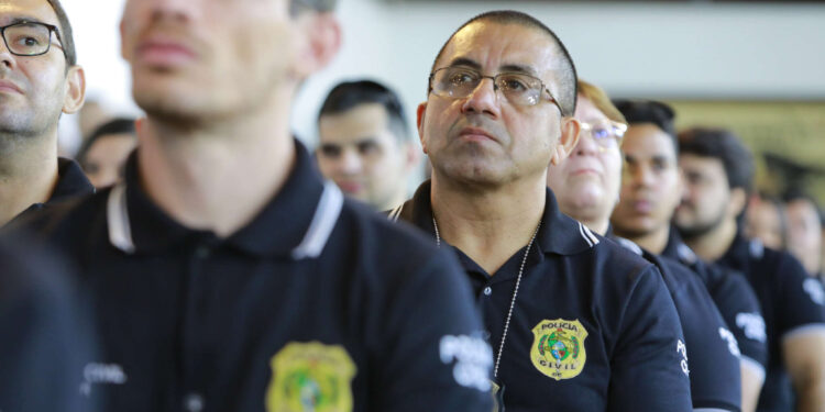 Alece aprova a criação de 2 mil cargos para investigador da Polícia Civil