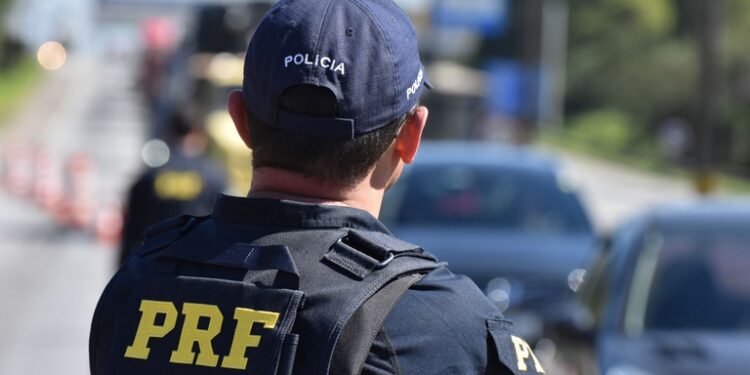 PRF inicia Operação Semana Santa 2026 no Ceará com reforço nas rodovias federais