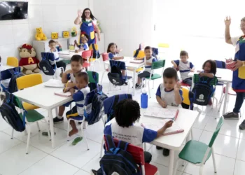 Uma em cada 10 crianças de 4 e 5 anos não vai à creche em 875 cidades