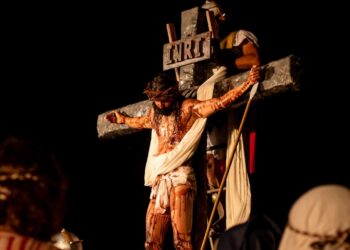 Com transmissão ao vivo da Sinal, Paixão de Cristo de Quixaba projeta 20 mil pessoas nesta sexta-feira (3)
