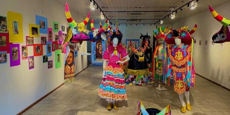 Aracati: CRAS promove tarde cultural com visita à exposição “Boi da Saudade”