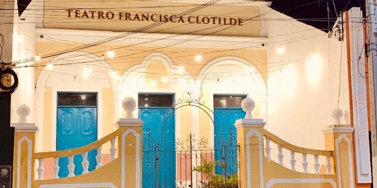 Aracati celebra Dia Mundial da Arte destacando o Teatro Francisca Clotilde como patrimônio histórico e cultural