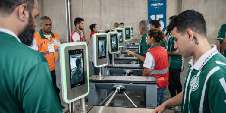 Reconhecimento facial amplia público nos estádios e reforça segurança