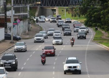 Licenciamento de veículos com placa final 2 vence nesta sexta-feira (10)