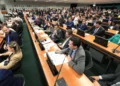 CCJ da Câmara retoma análise do fim da escala 6×1 nesta quarta