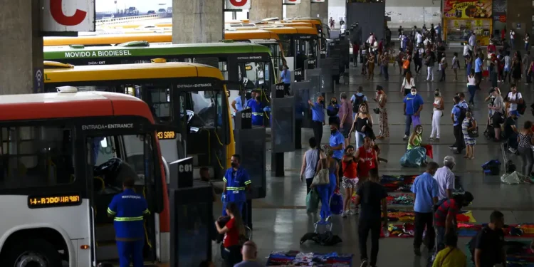 Tarifa zero no transporte poderia ser novo Bolsa Família, diz estudo