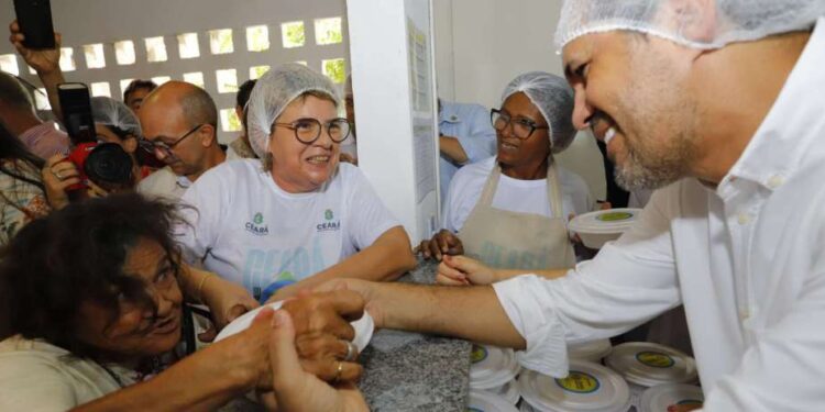 Mais de 400 mil pessoas deixaram a extrema pobreza no Ceará nos últimos três anos