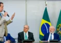 Lula assina MP e zera “taxa das blusinhas”