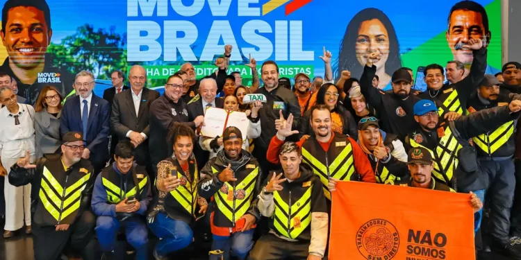 Lula cria programa de R$ 30 bilhões para motoristas de aplicativos