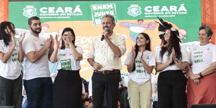 “O maior orgulho do Ceará são os jovens da escola pública”, diz Elmano ao anunciar recorde de 27.690 aprovados no ensino superior