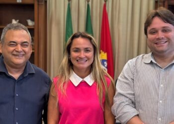 Prefeita Roberta anuncia chegada de empresa com investimento de R$ 10 milhões e geração de empregos em Aracati