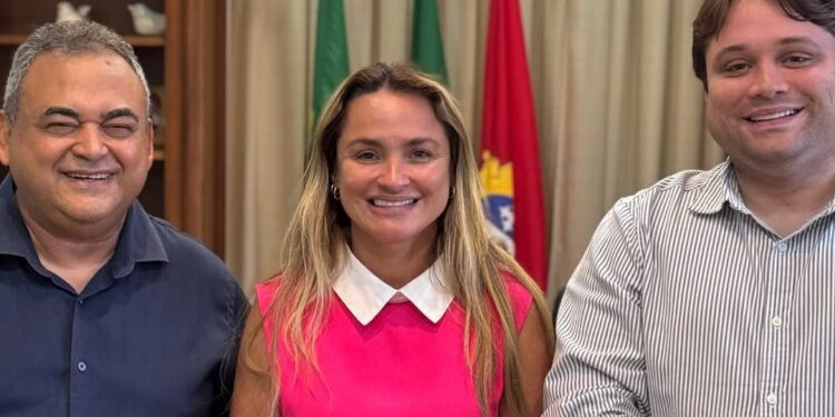 Prefeita Roberta anuncia chegada de empresa com investimento de R$ 10 milhões e geração de empregos em Aracati