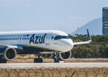 Com previsão de vendas para maio, retomada da rota Mossoró–Recife da Azul deve impulsionar turismo em praias cearenses