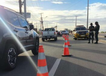 Tráfego da CE-025 é retomado parcialmente para feriadão