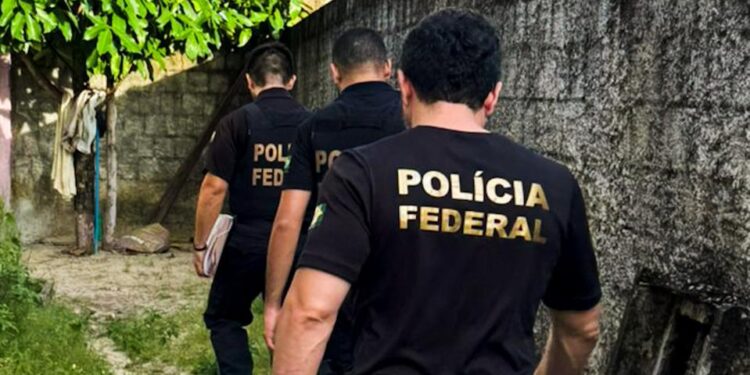 PF deflagra operação contra fraudes em contratações públicas no Ceará