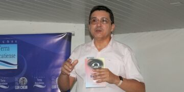 Grupo Lua Cheia promove diálogos sobre a obra “Aracati: 1862, Cólera-morbo”
