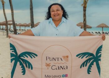 Talento Aracatiense: Colaboradora do Grupo Michela Militana conquista viagem internacional pelo Grupo Boticário
