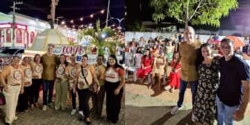 Bismarck marca presença em feira de empreendedorismo feminino e visita comunidades em Aracati