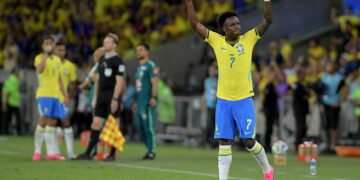 Seleção se despede da torcida brasileira com festa e goleada sobre o Panamá