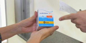 Uso racional de remédios: farmacêutica do HGF conscientiza sobre os perigos da automedicação