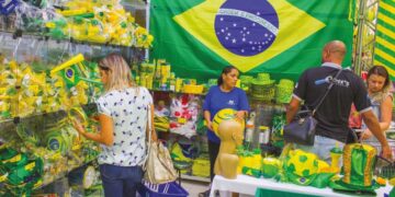 Comércio de Bens e Serviços: Copa do Mundo levará 100 milhões de brasileiros às compras