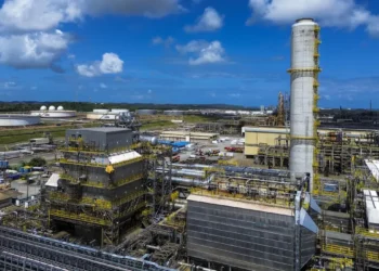 Refinarias da Petrobras operam com mais de 100% de capacidade; entenda