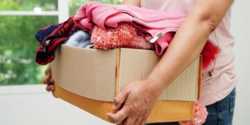 Campanha “Doe Amor, Doe Cuidado” arrecada roupas e calçados para famílias em Aracati nesta semana