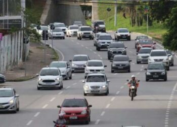 Licenciamento de veículos com placa final 3 vence nesta segunda-feira (11)