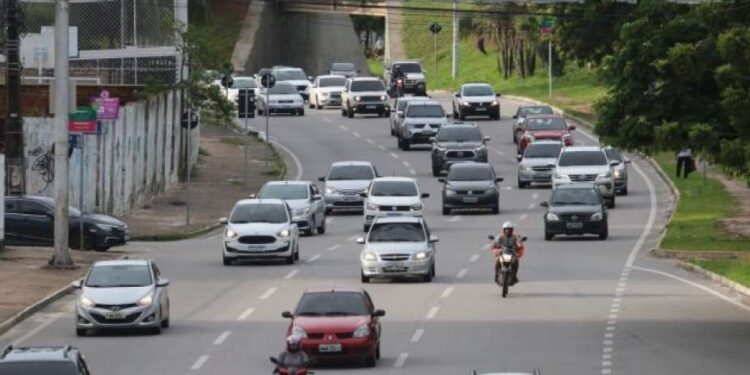 Licenciamento de veículos com placa final 3 vence nesta segunda-feira (11)