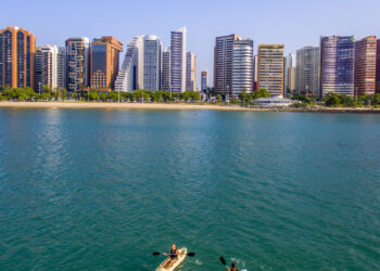 Fortaleza é o 2º destino mais procurado do Brasil para as férias e fortalece turismo de praias como Canoa Quebrada