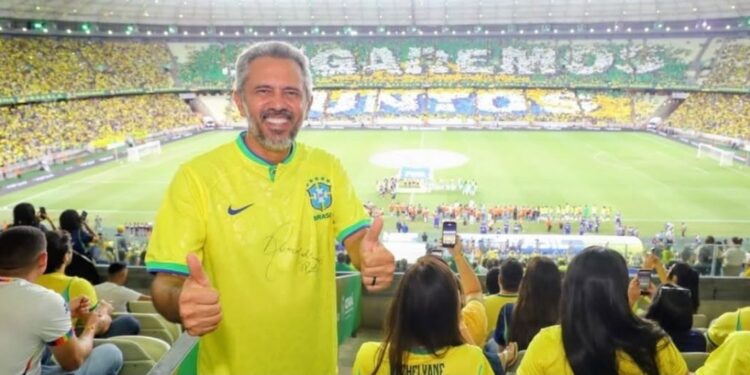 Governador Elmano anuncia mudança no expediente estadual para jogo do Brasil na segunda-feira (29)