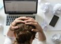 Novas regras sobre saúde mental no trabalho entram em vigor e exigem mudança cultural nas empresas