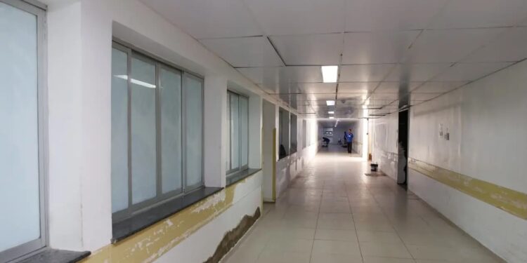 Corredores livres: pacientes que esperavam anos por leito no HGF são transferidos para o HUC