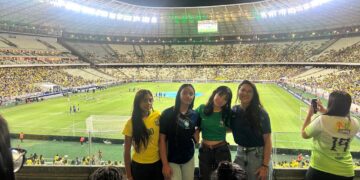 Com torcida aracatiense presente, Brasil x EUA na Arena Castelão reúne maior público da história do futebol feminino no Nordeste