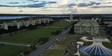 Governo define horário de expediente em jogos do Brasil na Copa