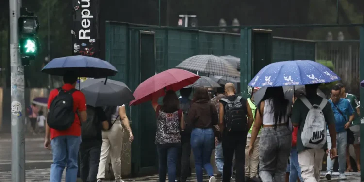 Inmet prevê pancadas de chuva em todas as regiões do país