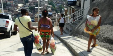 Brasil completa 1 ano fora do Mapa da Fome, mas desafios persistem