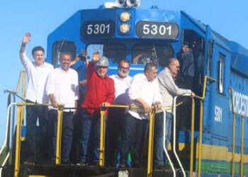 “A Transnordestina é o começo de um novo futuro para o Ceará”, celebra Elmano de Freitas durante entrega dos lotes 4 e 5 da ferrovia