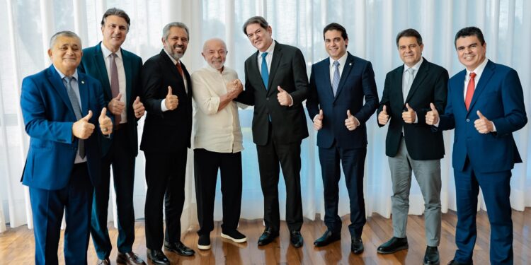 Ao lado de Lula, Elmano anuncia pré-candidatura de cid à reeleição; Junior Mano será 1° suplente