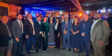 Roberta de Bismarck recebe prêmio de destaque entre melhores prefeitos do Ceará