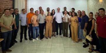 Bismarck Maia reúne lideranças políticas em encontro de articulação em Aracati