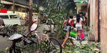 Ventania causa apagão e paralisa transportes no Rio de Janeiro